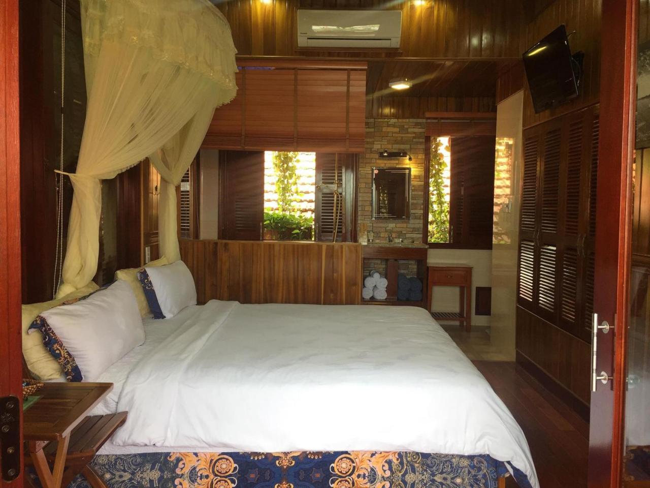 Khamy Riverside Villa Hoi An Exterior photo